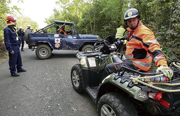 Klausmann Viktor Kékes kutató-mentő